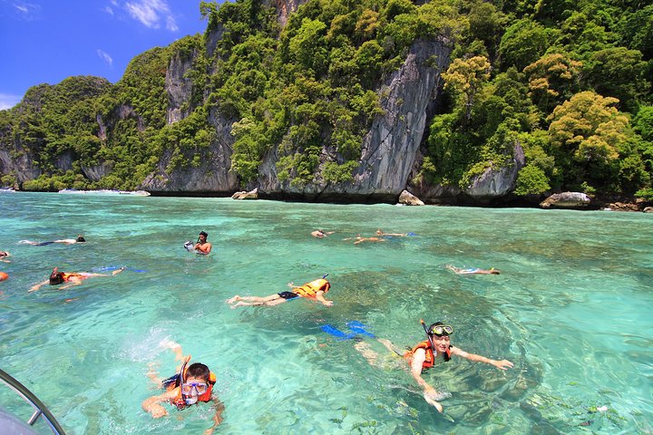Phi Phi Maya Bay & Bamboo Island by Speedboat