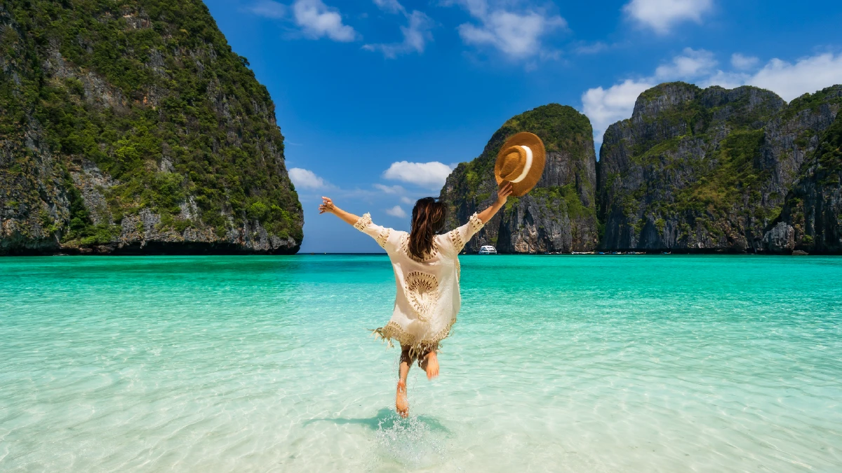 Phi Phi Maya Bay & Bamboo Island by Speedboat