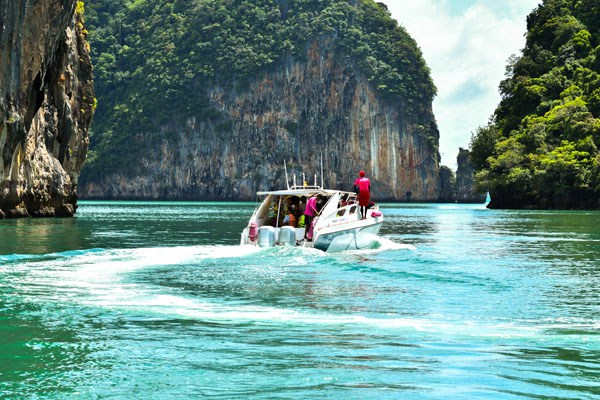 Phi Phi Maya Bay & Bamboo Island by Speedboat