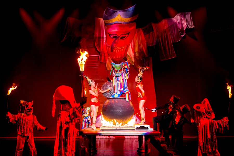 FantaSea Show Phuket