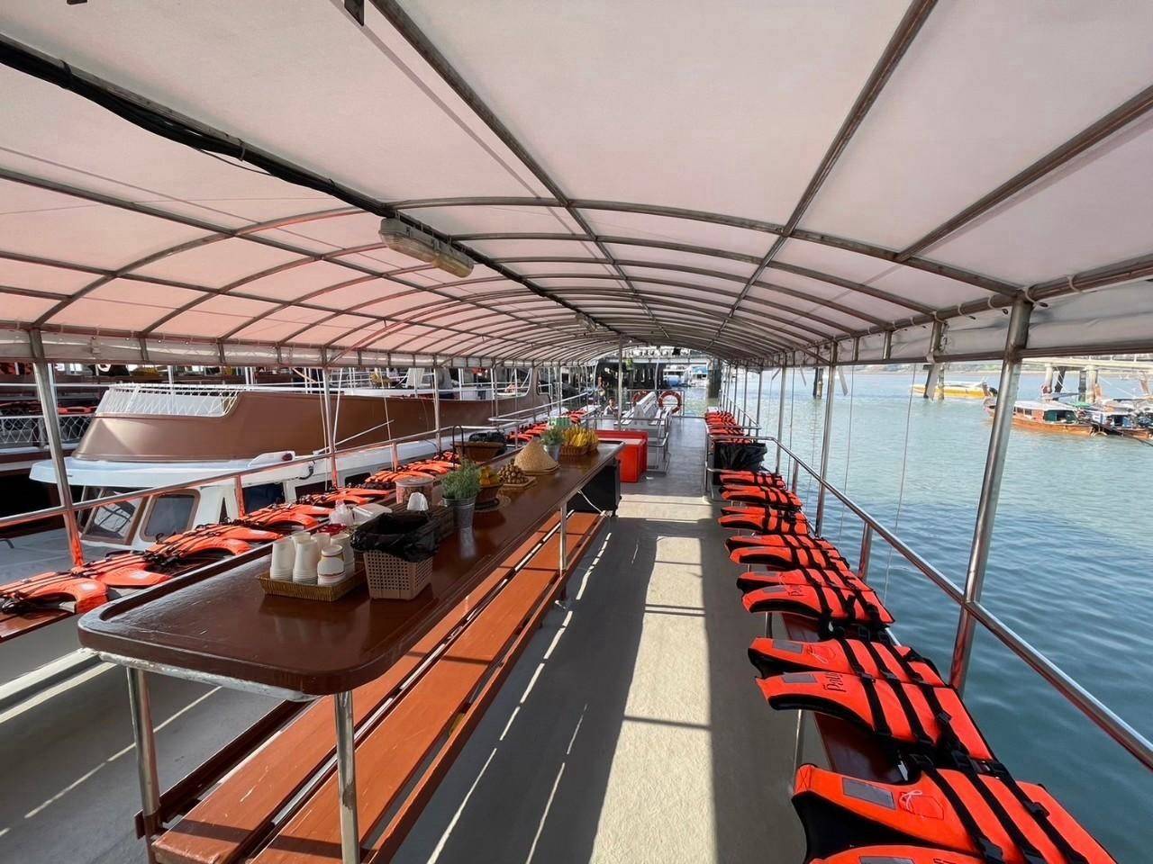 Lazy James Bond by Catamaran Yacht PPT4