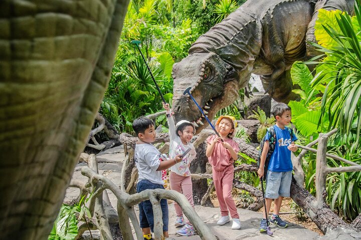Jurassic Mini-Golf 