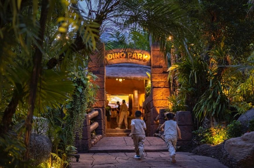 Jurassic Mini-Golf 