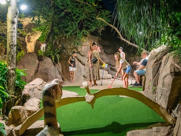 Jurassic Mini-Golf 
