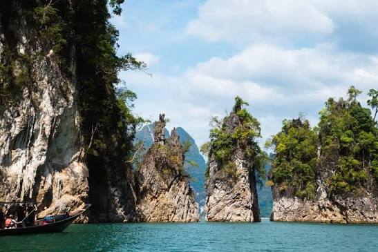 Cheow Larn Lake 1 Day Trip | Khao Sok Day Tour