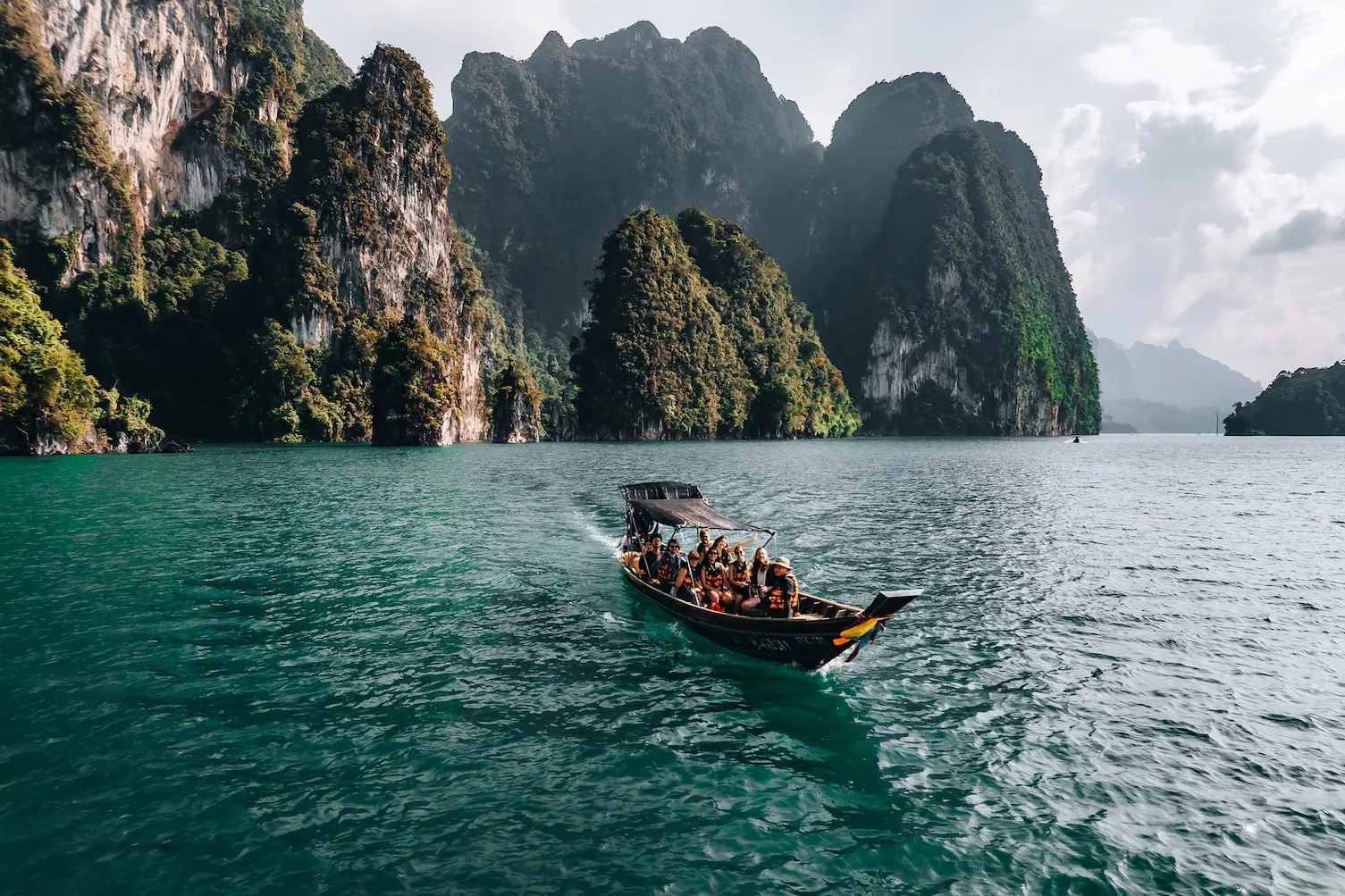 Cheow Larn Lake 1 Day Trip | Khao Sok Day Tour