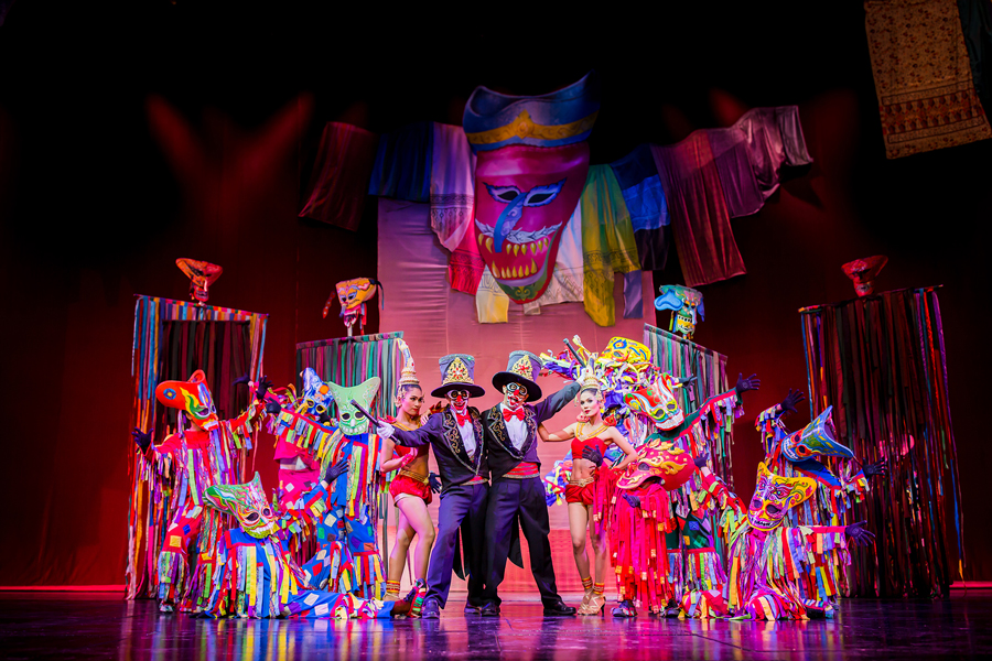 FantaSea Show Phuket