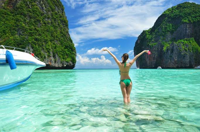 Phi Phi Small Group Tour & VIP SERVICES (Maximum 13 Passenger)